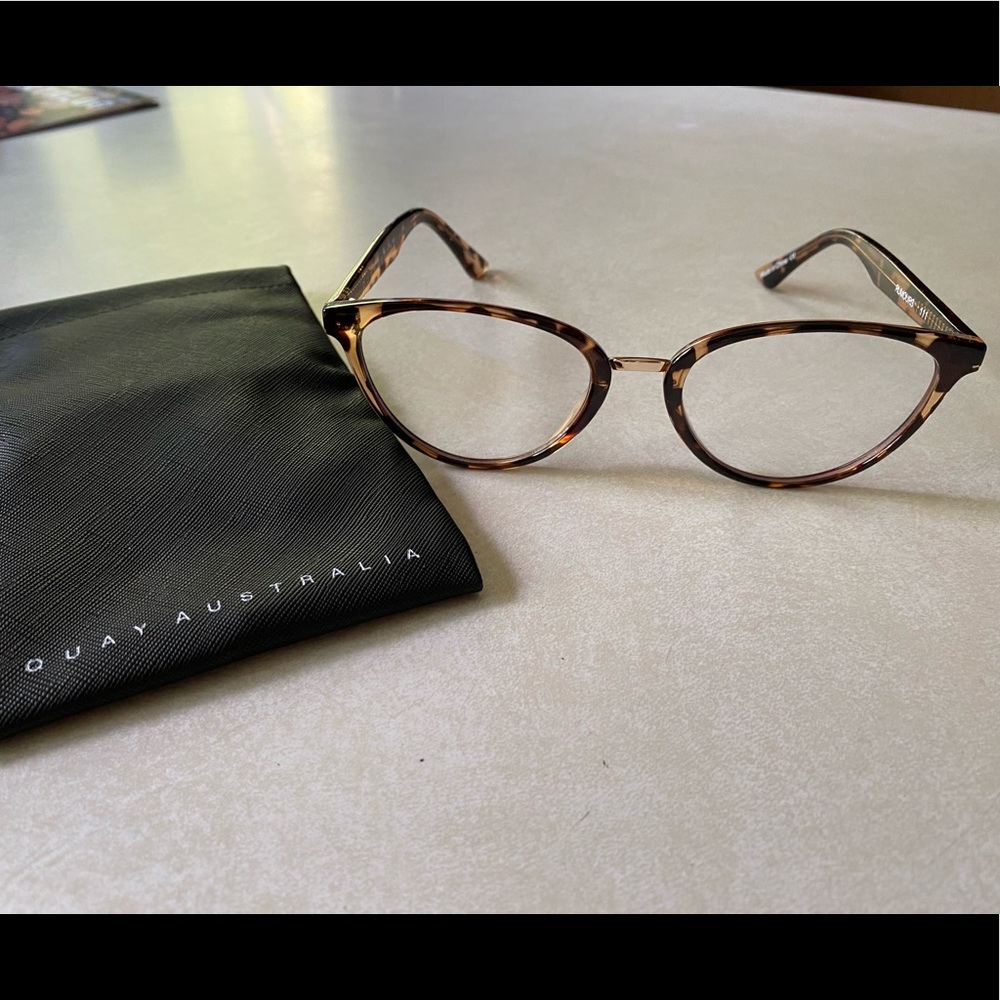 Quay Rumour blue-light blocking glasses